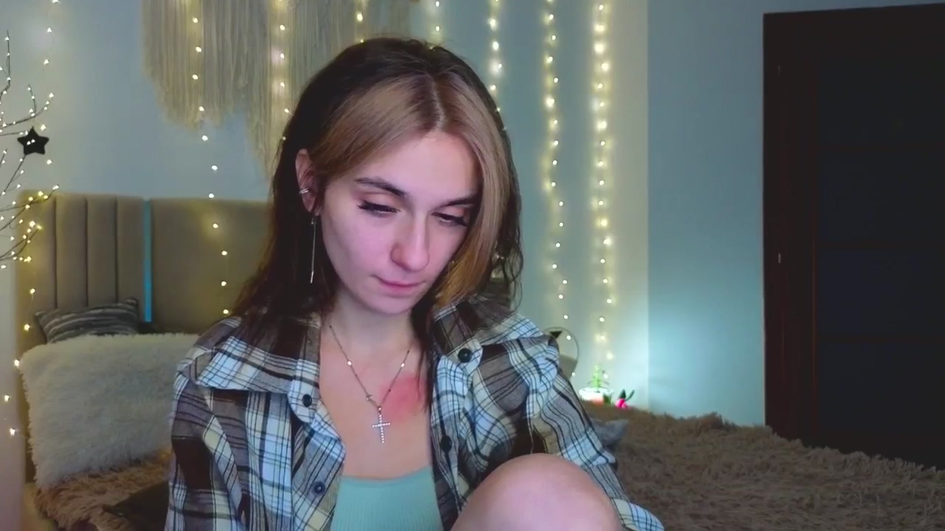 Gallery image thumbnail from M1ss_arina's myfreecams stream on, 02/04/2026, 09:37 image 9 of 20