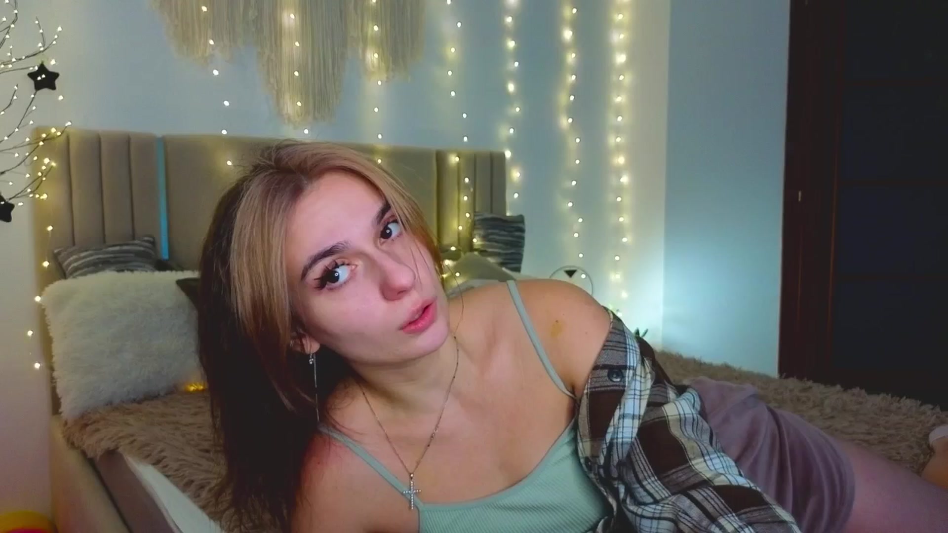 Gallery image thumbnail from M1ss_arina's myfreecams stream on, 02/04/2026, 09:37 image 1 of 20