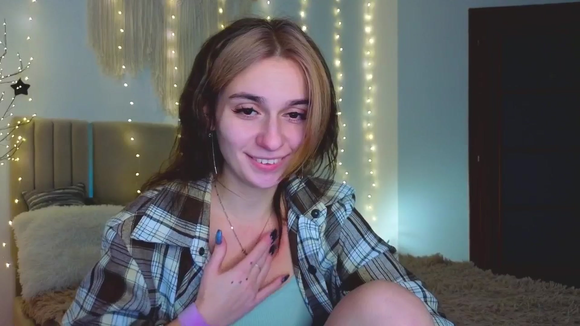 Gallery image thumbnail from M1ss_arina's myfreecams stream on, 02/04/2026, 09:37 image 6 of 20