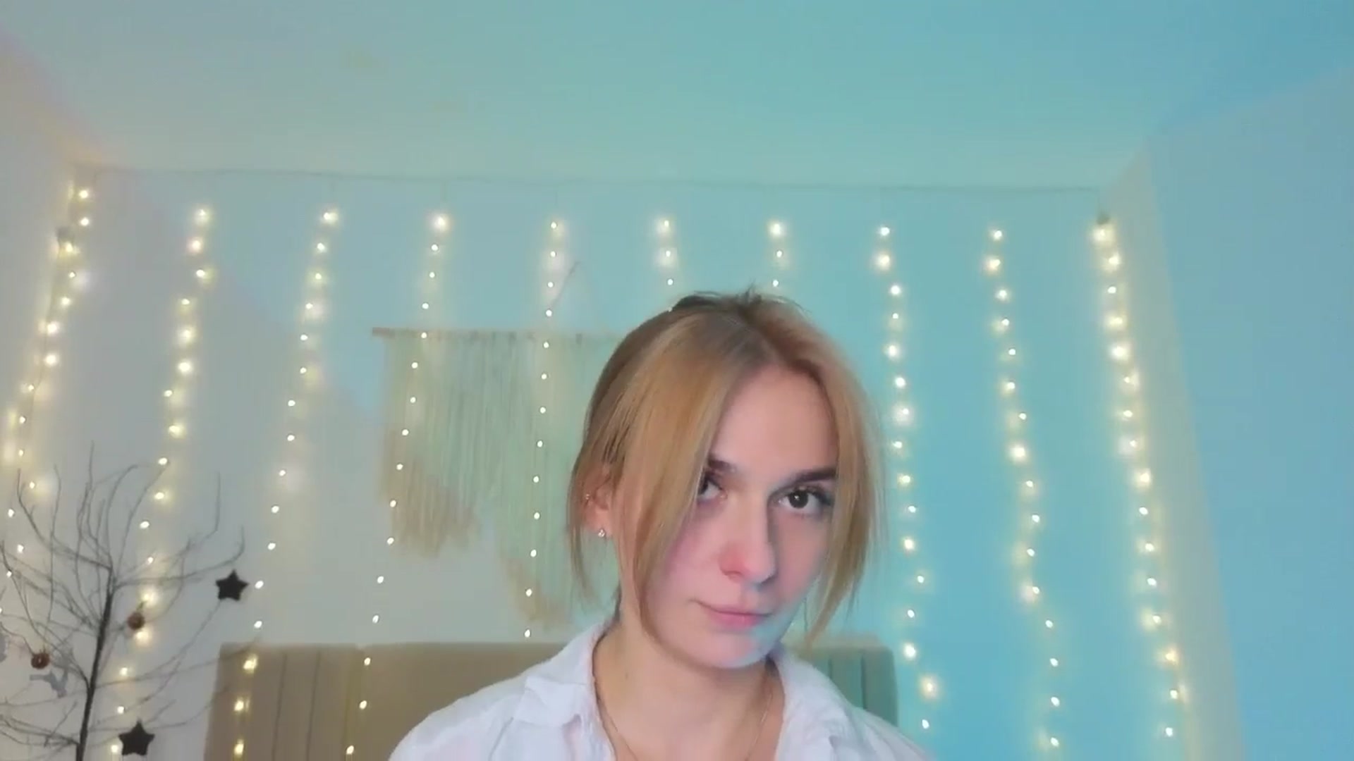 Gallery image thumbnail from M1ss_arina's myfreecams stream on, 02/05/2026, 24:01 image 10 of 20