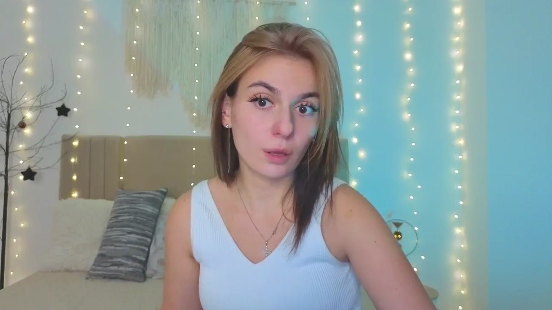Gallery image thumbnail from M1ss_arina's myfreecams stream on, 02/05/2026, 24:01 image 3 of 20