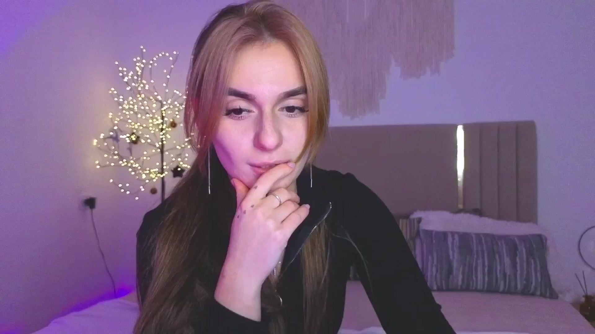 Gallery image thumbnail from M1ss_arina's myfreecams stream on, 02/08/2026, 23:32 image 8 of 20
