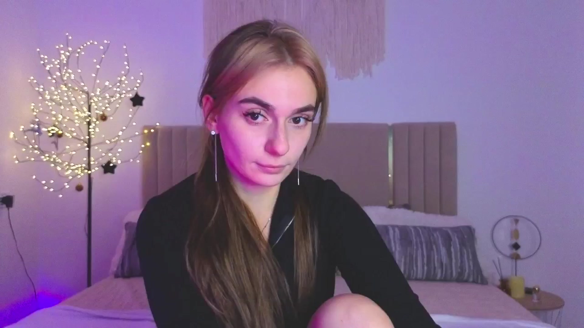 Gallery image thumbnail from M1ss_arina's myfreecams stream on, 02/08/2026, 23:32 image 18 of 20
