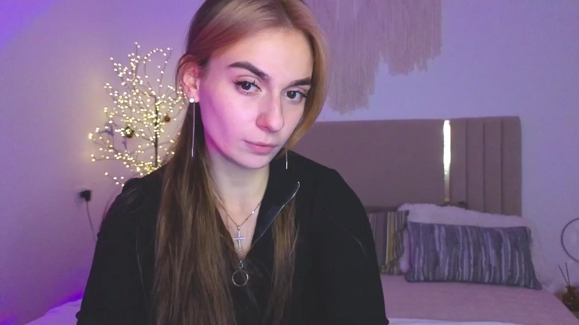 Gallery image thumbnail from M1ss_arina's myfreecams stream on, 02/08/2026, 23:32 image 6 of 20