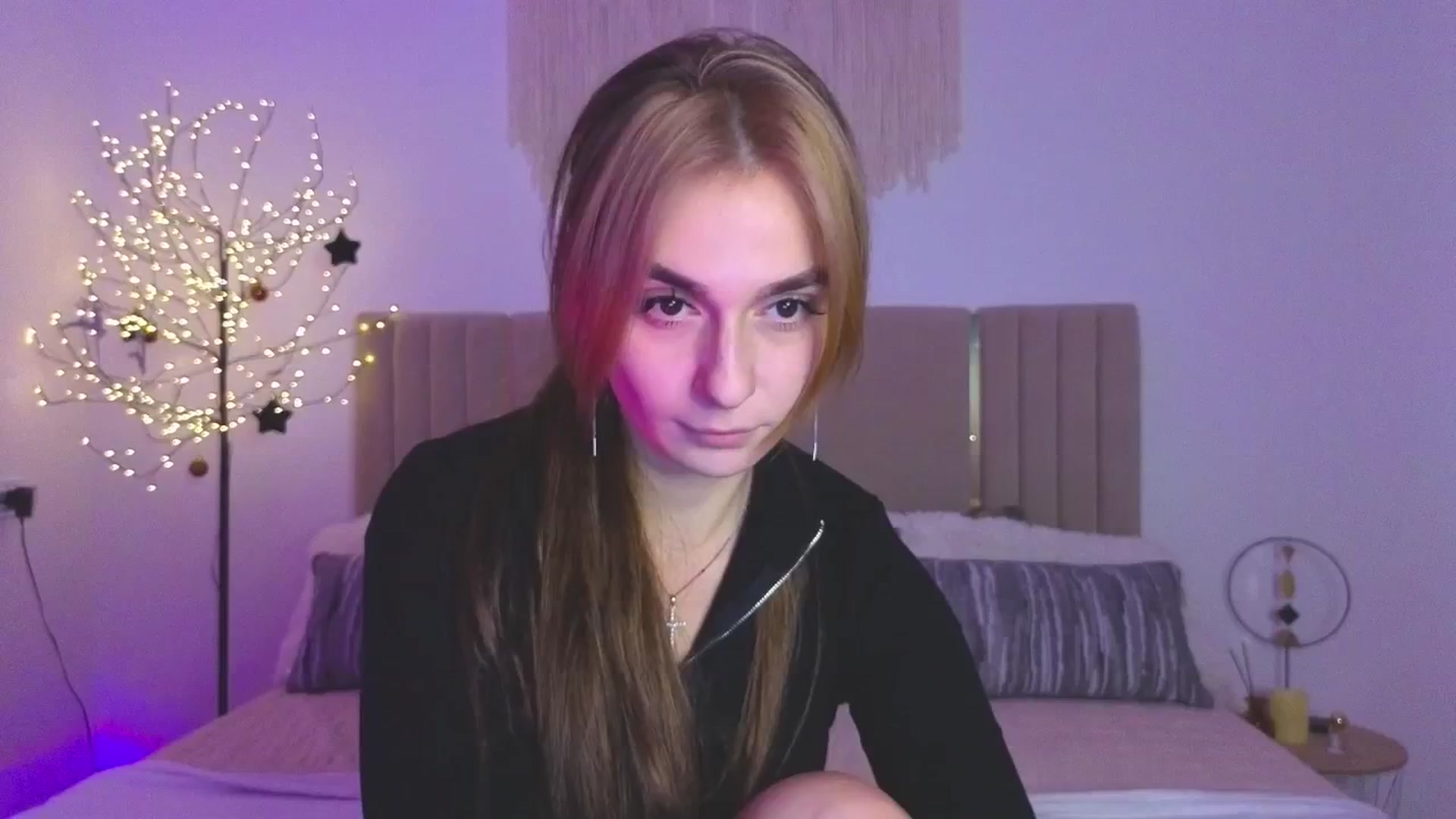 Gallery image thumbnail from M1ss_arina's myfreecams stream on, 02/08/2026, 23:32 image 11 of 20