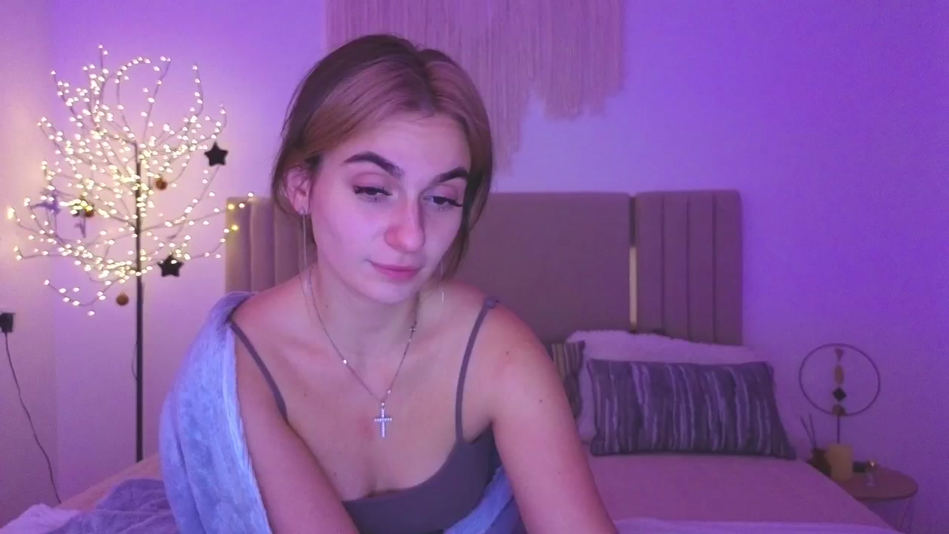Gallery image thumbnail from M1ss_arina's myfreecams stream on, 02/09/2026, 02:17 image 14 of 20
