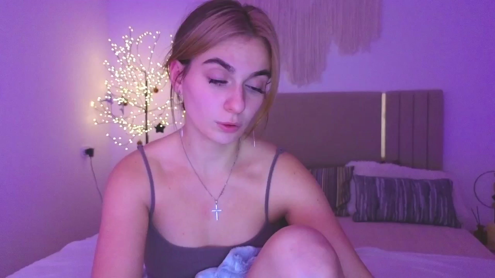 Gallery image thumbnail from M1ss_arina's myfreecams stream on, 02/09/2026, 02:17 image 5 of 20