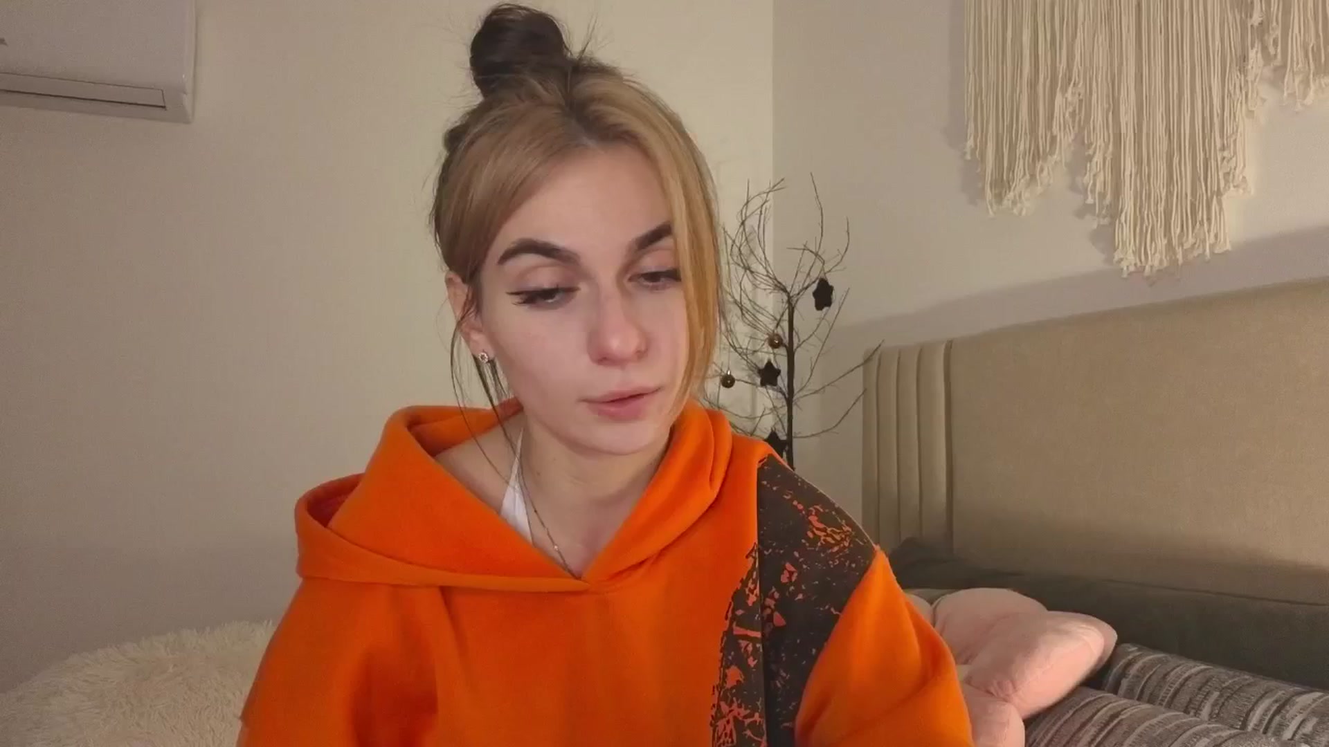 Gallery image thumbnail from M1ss_arina's myfreecams stream on, 02/13/2026, 01:14 image 1 of 20