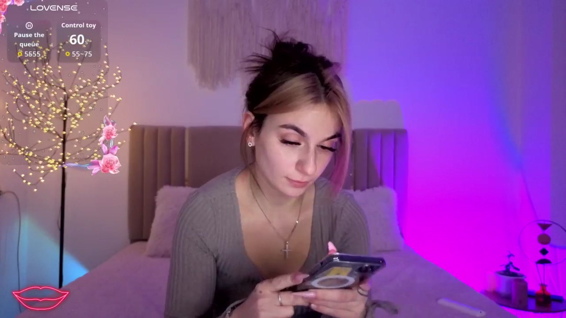 Gallery image thumbnail from M1ss_arina's myfreecams stream on, 02/18/2026, 04:29 image 18 of 20