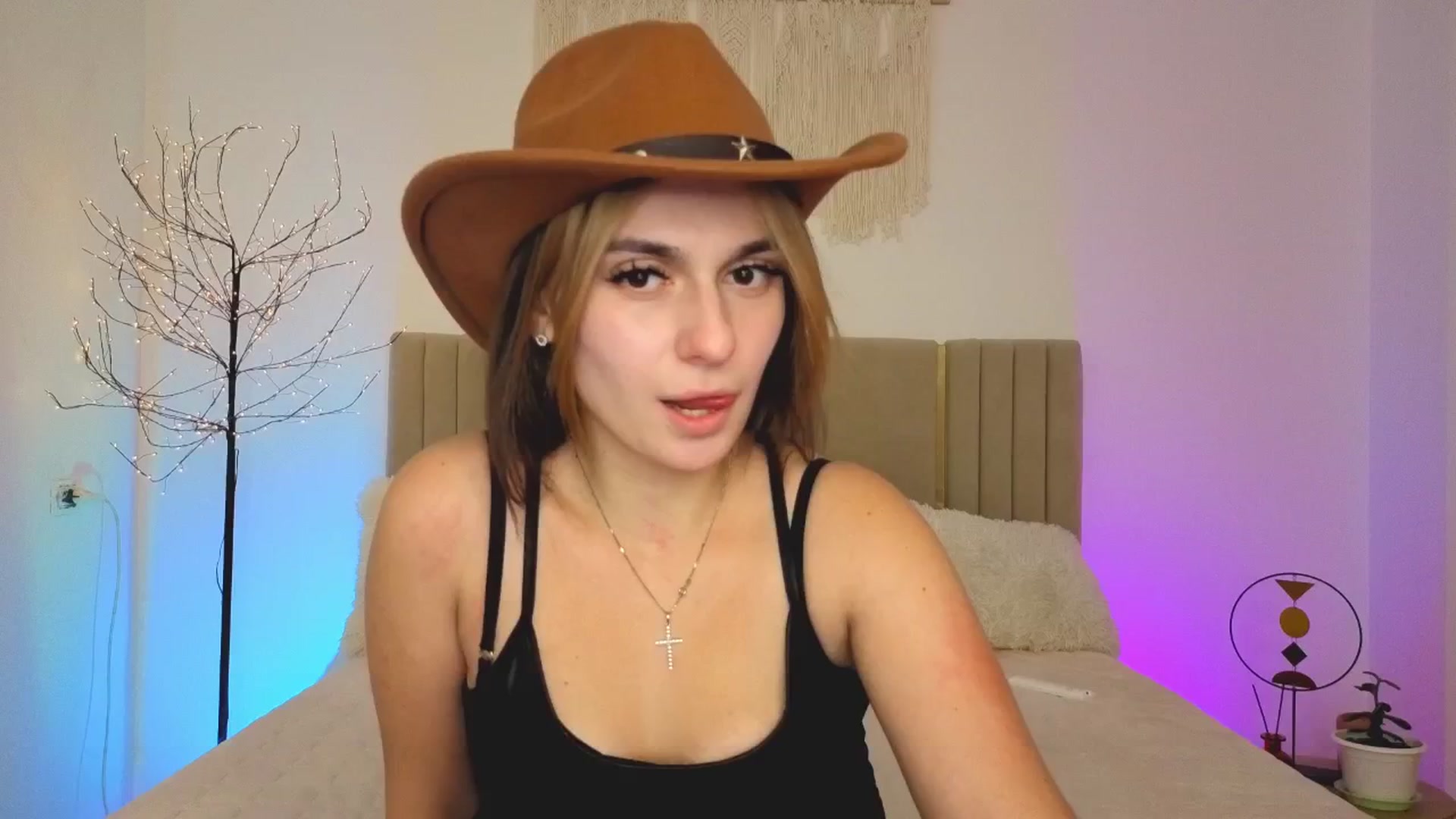 Gallery image thumbnail from M1ss_arina's myfreecams stream on, 02/20/2026, 01:25 image 5 of 20
