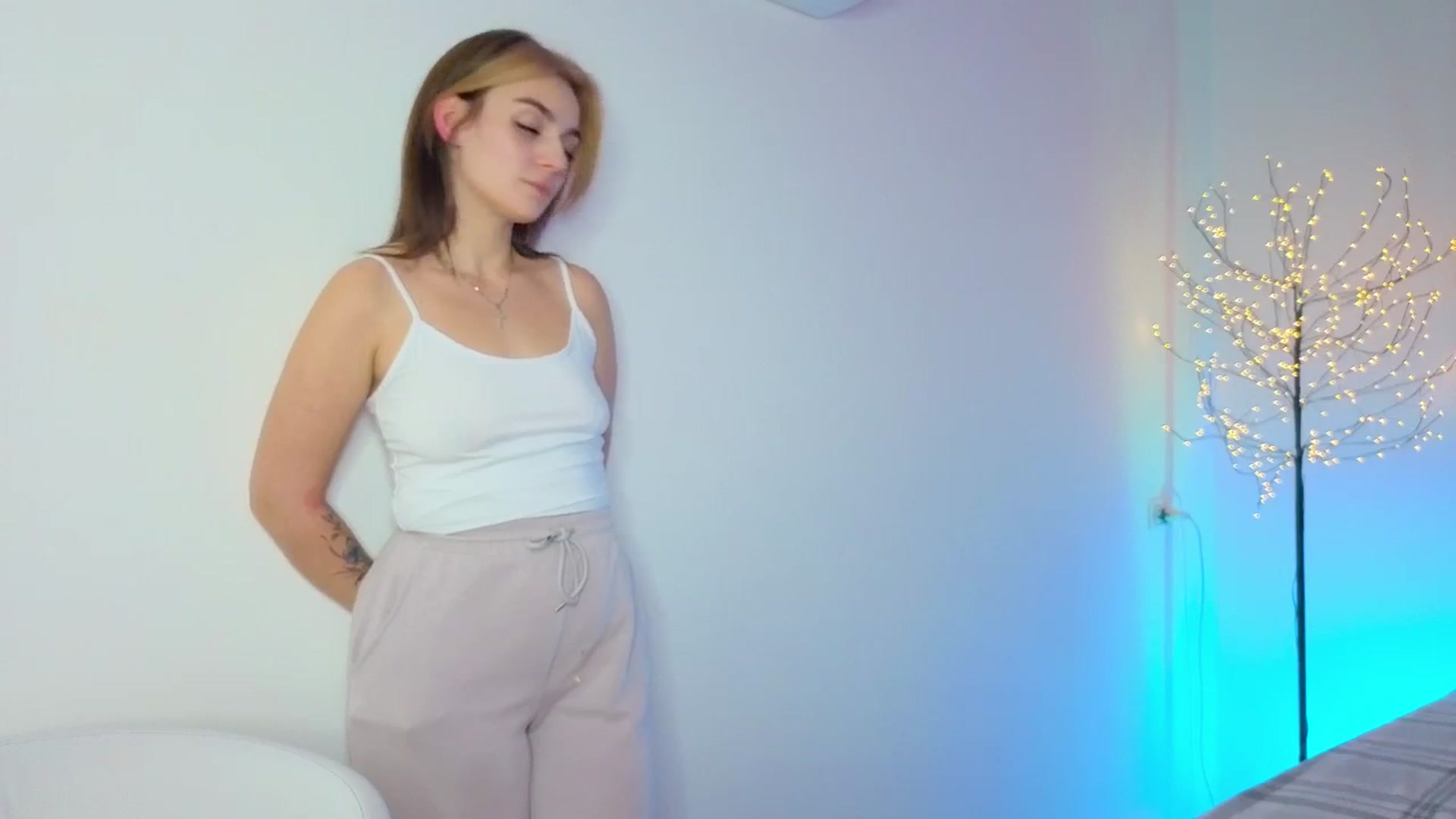 Gallery image thumbnail from M1ss_arina's myfreecams stream on, 02/23/2026, 24:06 image 8 of 20