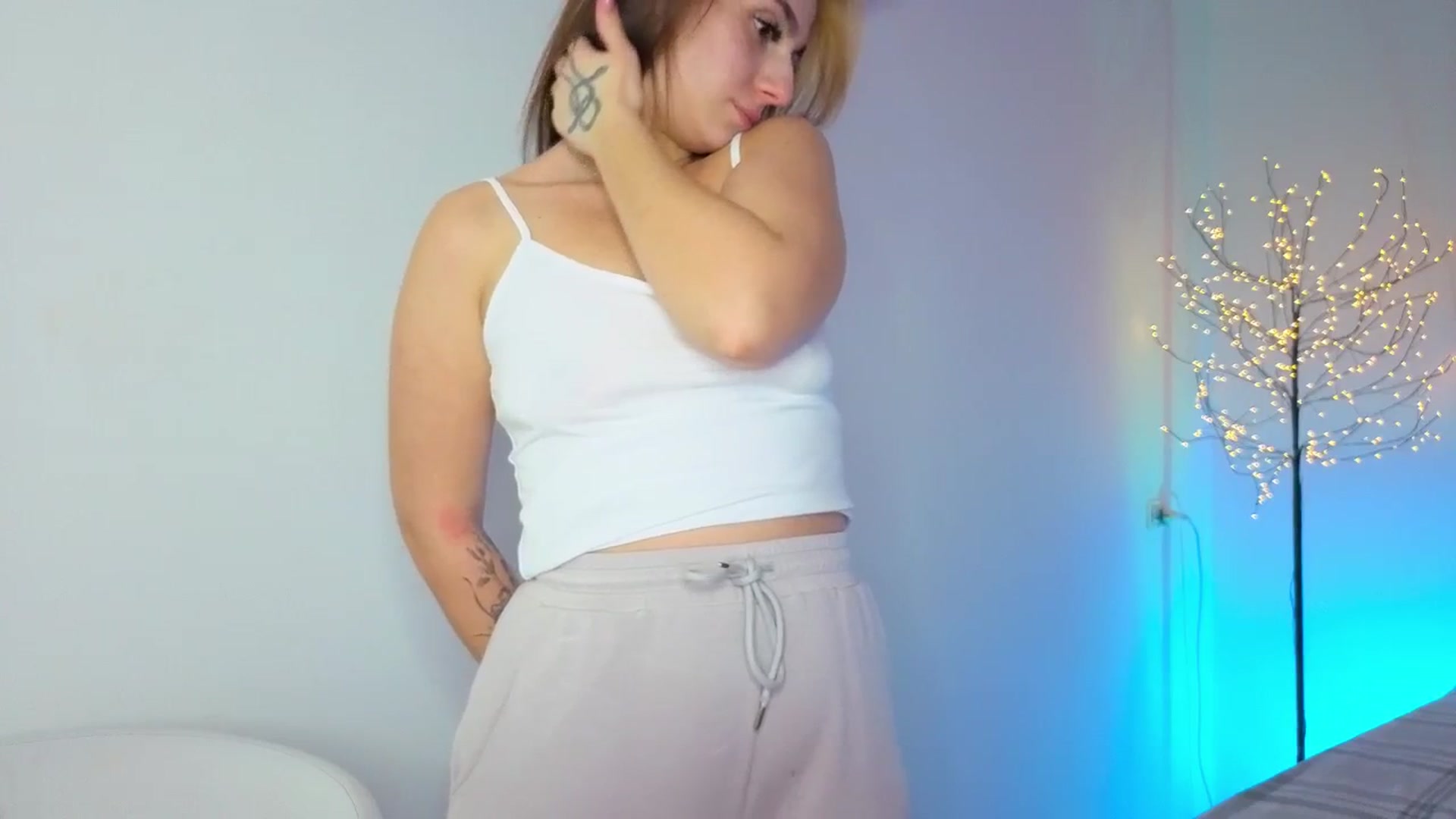 Gallery image thumbnail from M1ss_arina's myfreecams stream on, 02/23/2026, 24:06 image 9 of 20