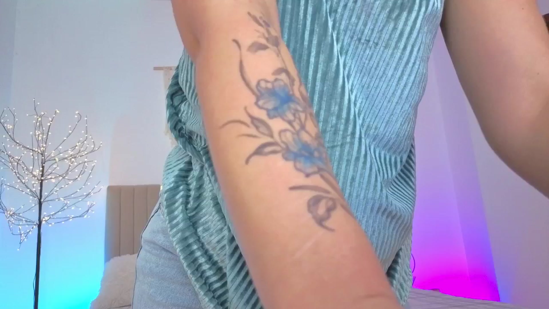 Gallery image thumbnail from M1ss_arina's myfreecams stream on, 02/28/2026, 04:03 image 19 of 20