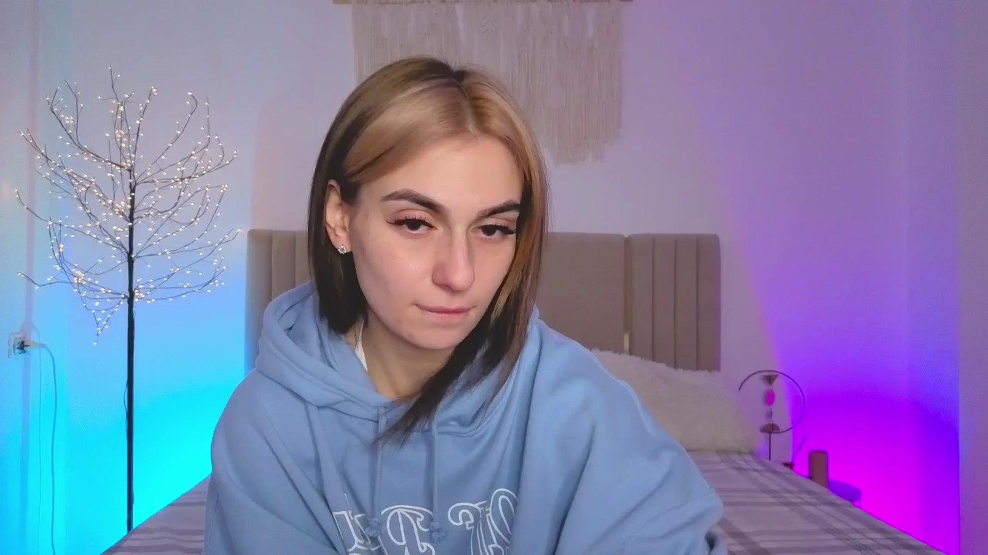 Gallery image thumbnail from M1ss_arina's myfreecams stream on, 03/01/2026, 24:09 image 8 of 20