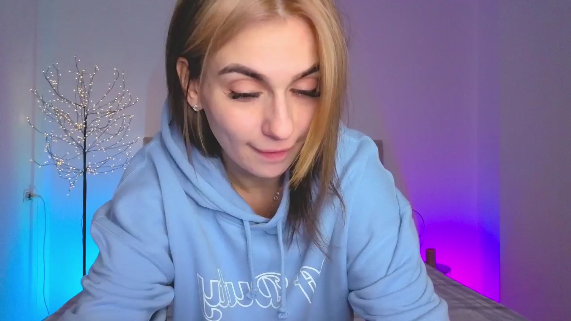 Gallery image thumbnail from M1ss_arina's myfreecams stream on, 03/01/2026, 24:09 image 12 of 20