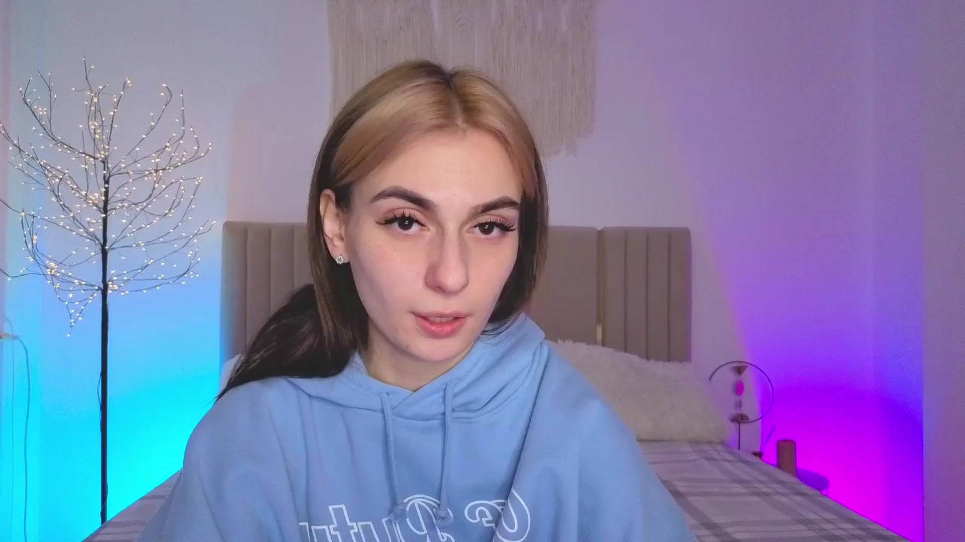 Gallery image thumbnail from M1ss_arina's myfreecams stream on, 03/01/2026, 24:09 image 10 of 20