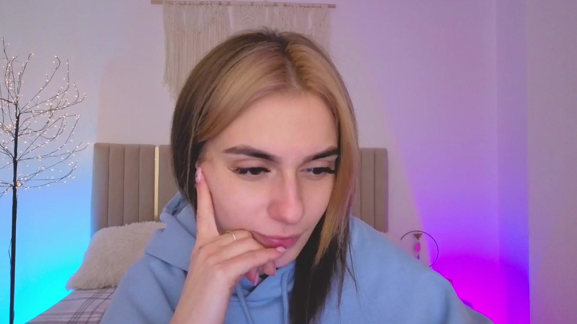 Gallery image thumbnail from M1ss_arina's myfreecams stream on, 03/01/2026, 02:06 image 1 of 20