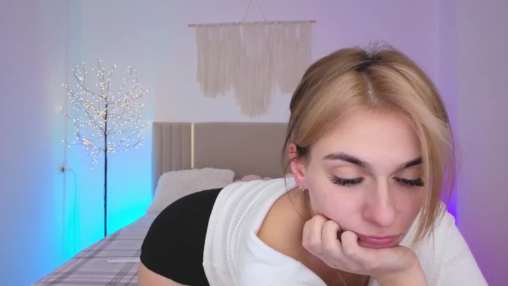 Gallery image thumbnail from M1ss_arina's myfreecams stream on, 03/03/2026, 01:10 image 3 of 20