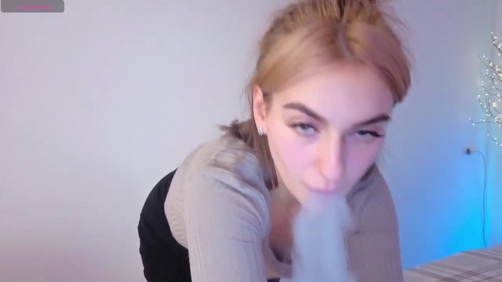 Gallery image thumbnail from M1ss_arina's myfreecams stream on, 03/05/2026, 24:04 image 9 of 20