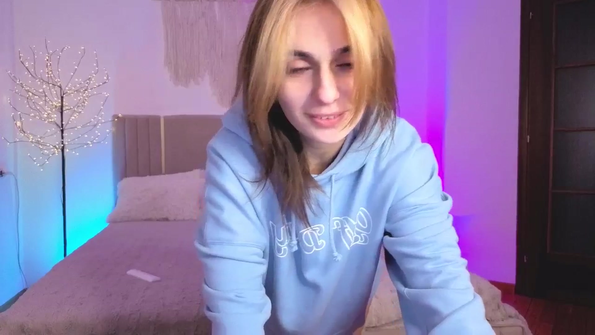 Gallery image thumbnail from M1ss_arina's myfreecams stream on, 03/06/2026, 23:35 image 4 of 20