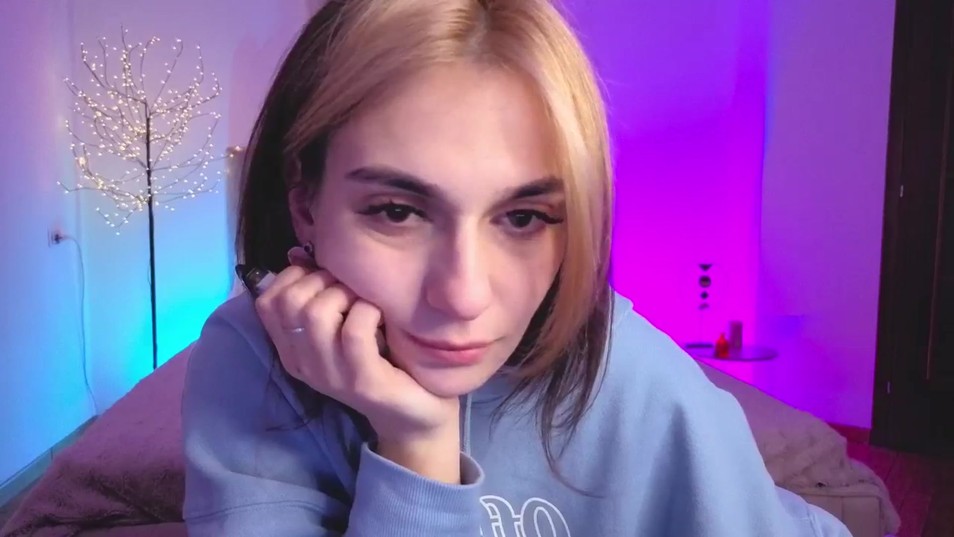 Gallery image thumbnail from M1ss_arina's myfreecams stream on, 03/06/2026, 23:35 image 10 of 20