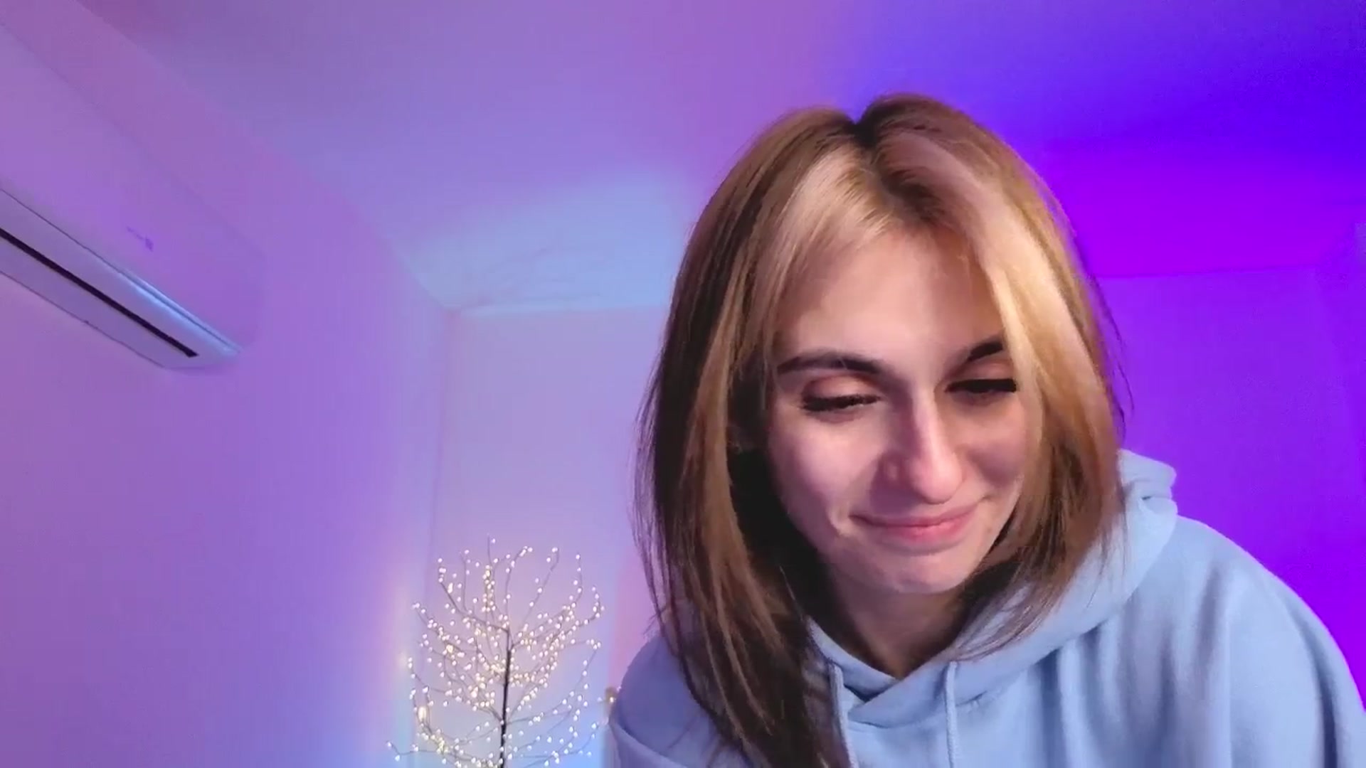Gallery image thumbnail from M1ss_arina's myfreecams stream on, 03/07/2026, 02:50 image 2 of 20