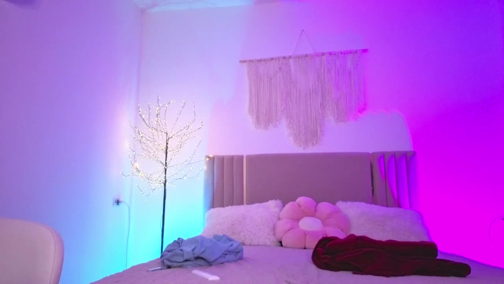 Gallery image thumbnail from M1ss_arina's myfreecams stream on, 03/07/2026, 02:50 image 16 of 20