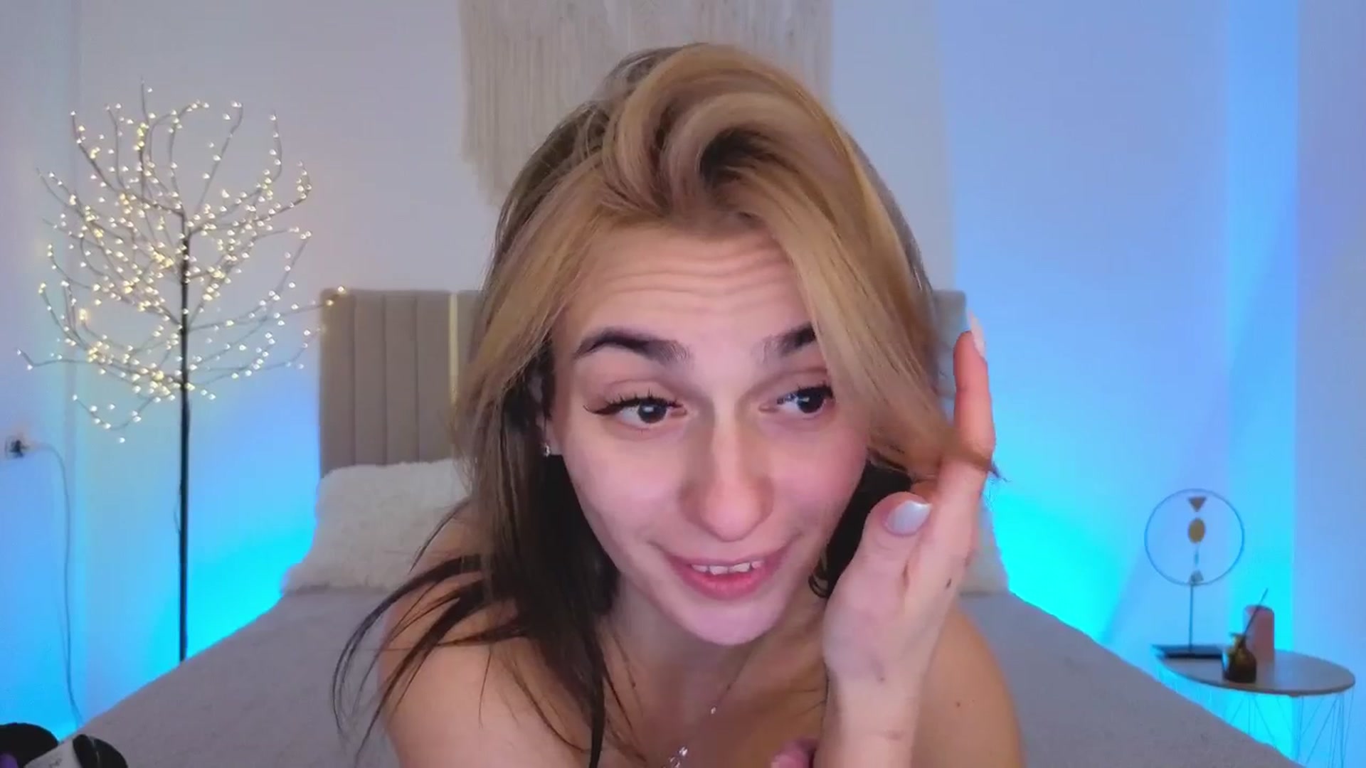 Gallery image thumbnail from M1ss_arina's myfreecams stream on, 03/07/2026, 23:39 image 13 of 20