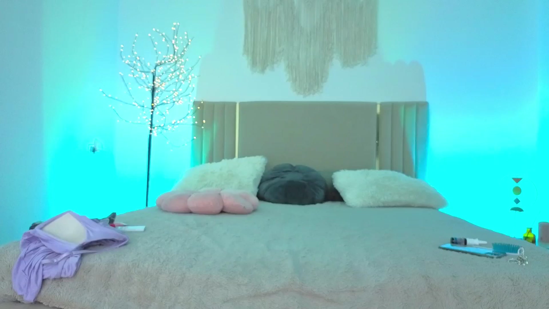 Gallery image thumbnail from M1ss_arina's myfreecams stream on, 03/11/2026, 03:40 image 20 of 20