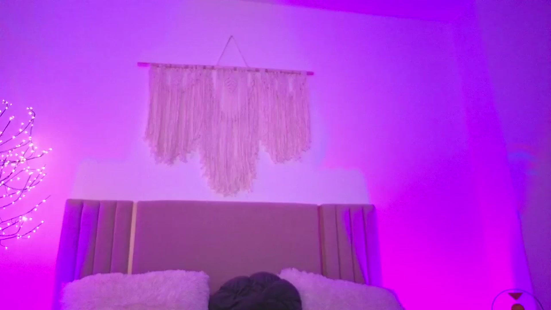 Gallery image thumbnail from M1ss_arina's myfreecams stream on, 03/14/2026, 24:39 image 16 of 20