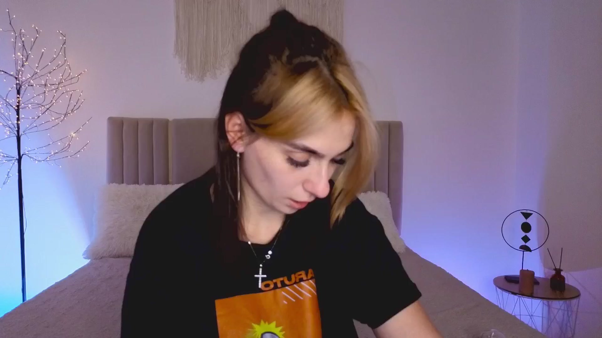 Gallery image thumbnail from M1ss_arina's myfreecams stream on, 03/15/2026, 22:48 image 17 of 20