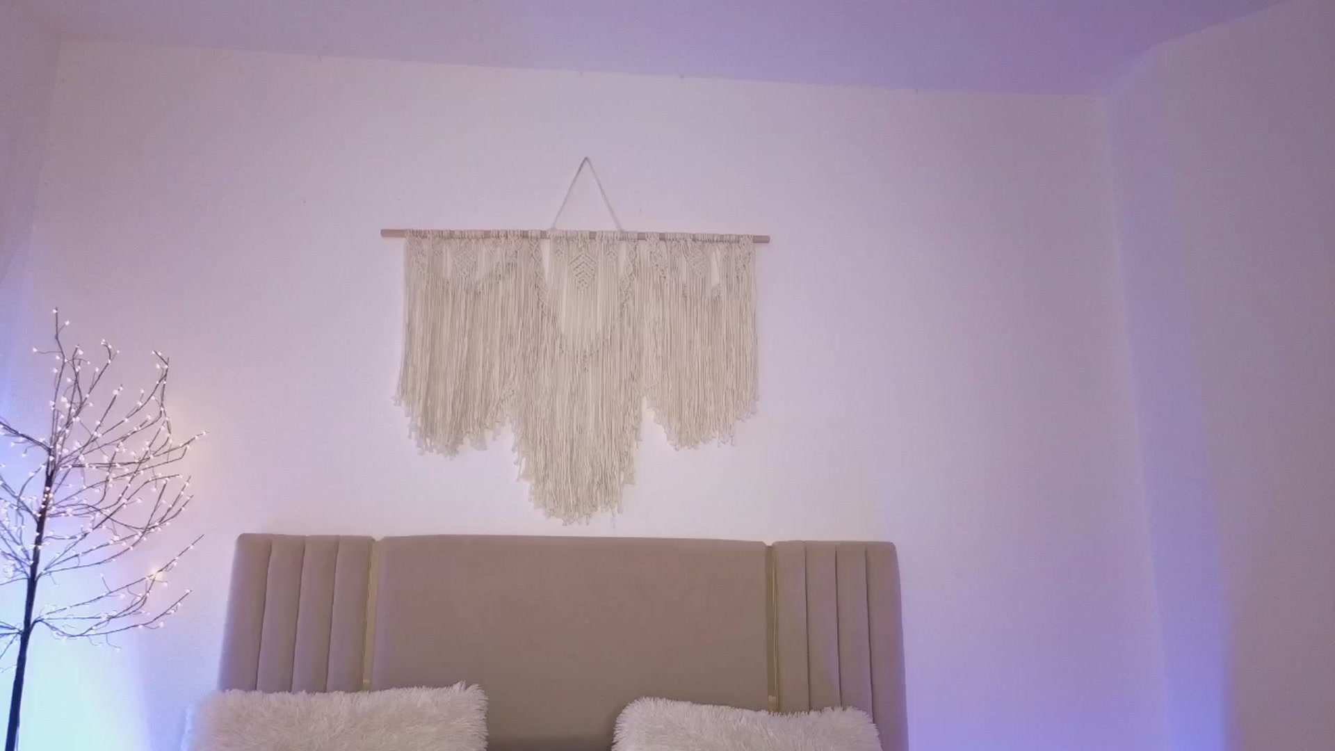 Gallery image thumbnail from M1ss_arina's myfreecams stream on, 03/15/2026, 22:48 image 14 of 20