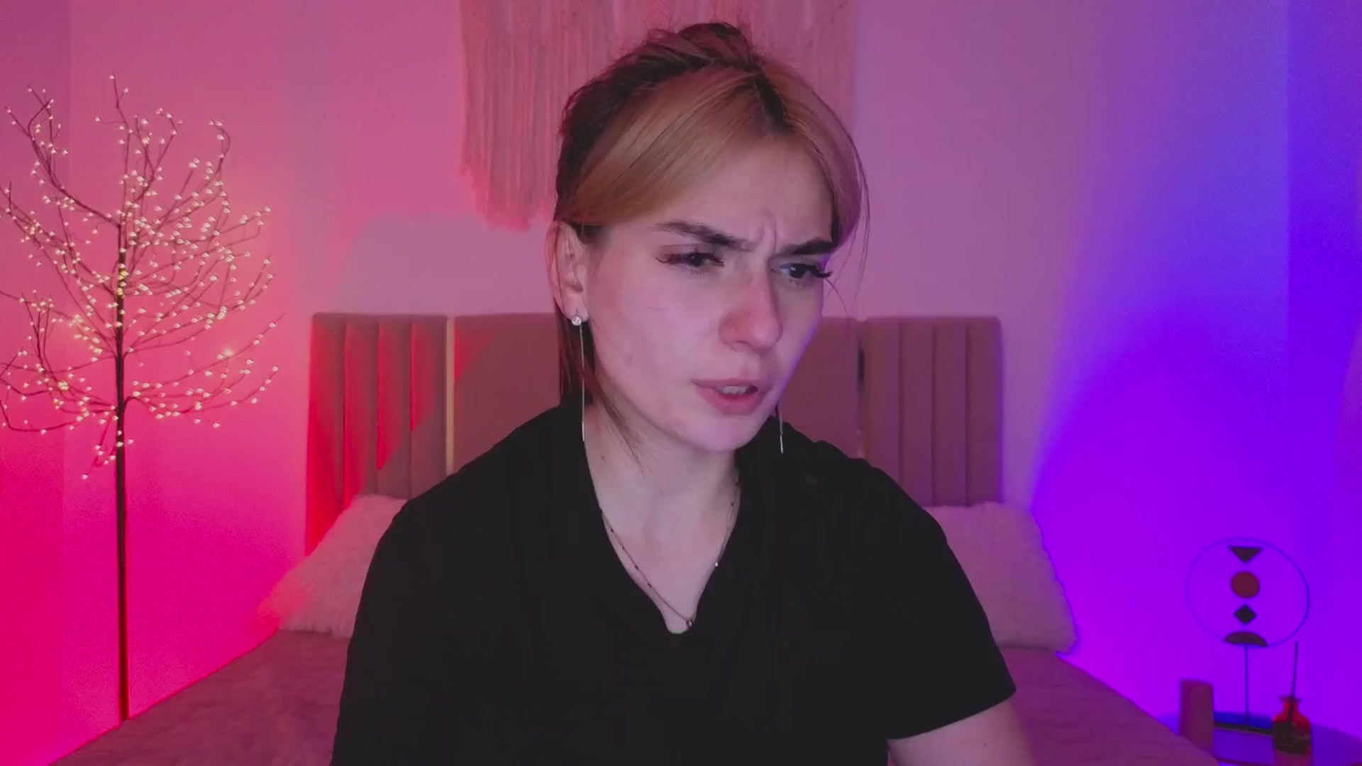 Gallery image thumbnail from M1ss_arina's myfreecams stream on, 03/21/2026, 02:57 image 2 of 20
