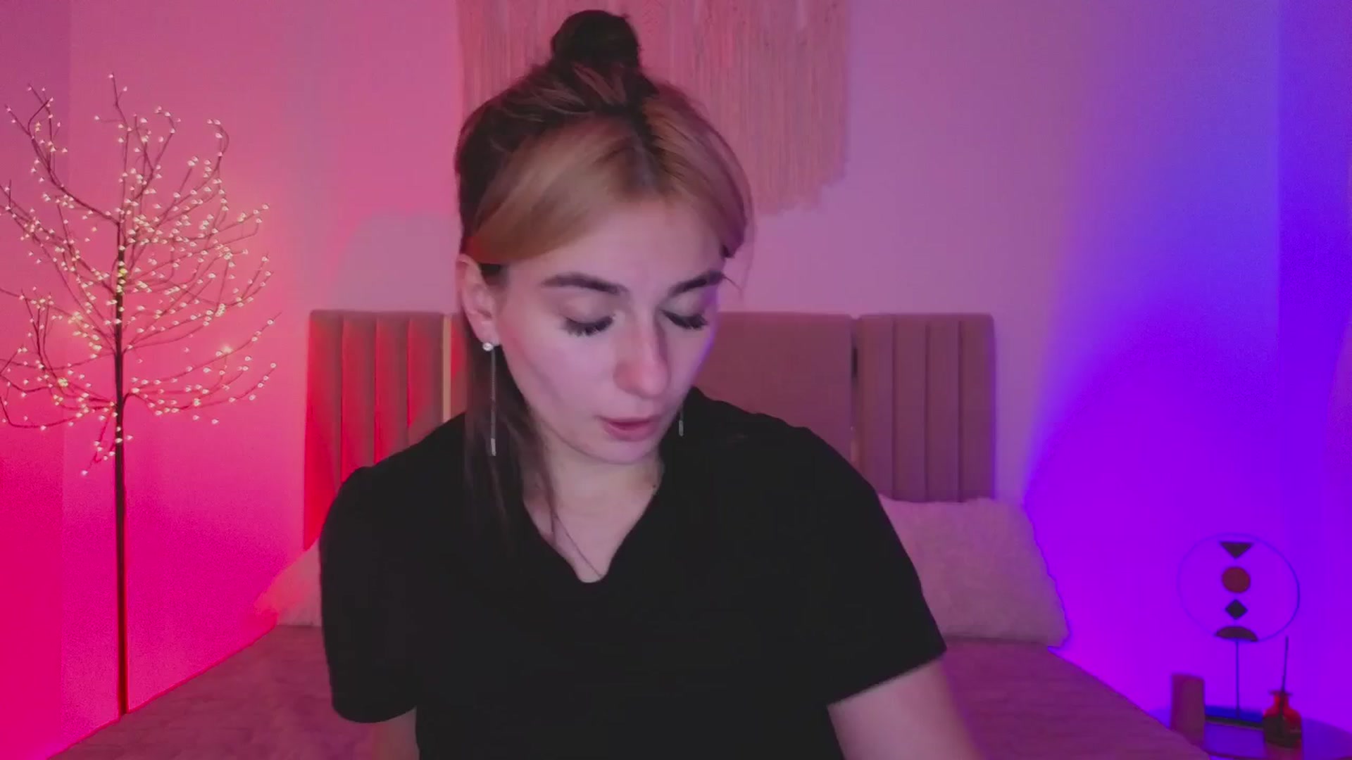 Gallery image thumbnail from M1ss_arina's myfreecams stream on, 03/21/2026, 02:57 image 1 of 20
