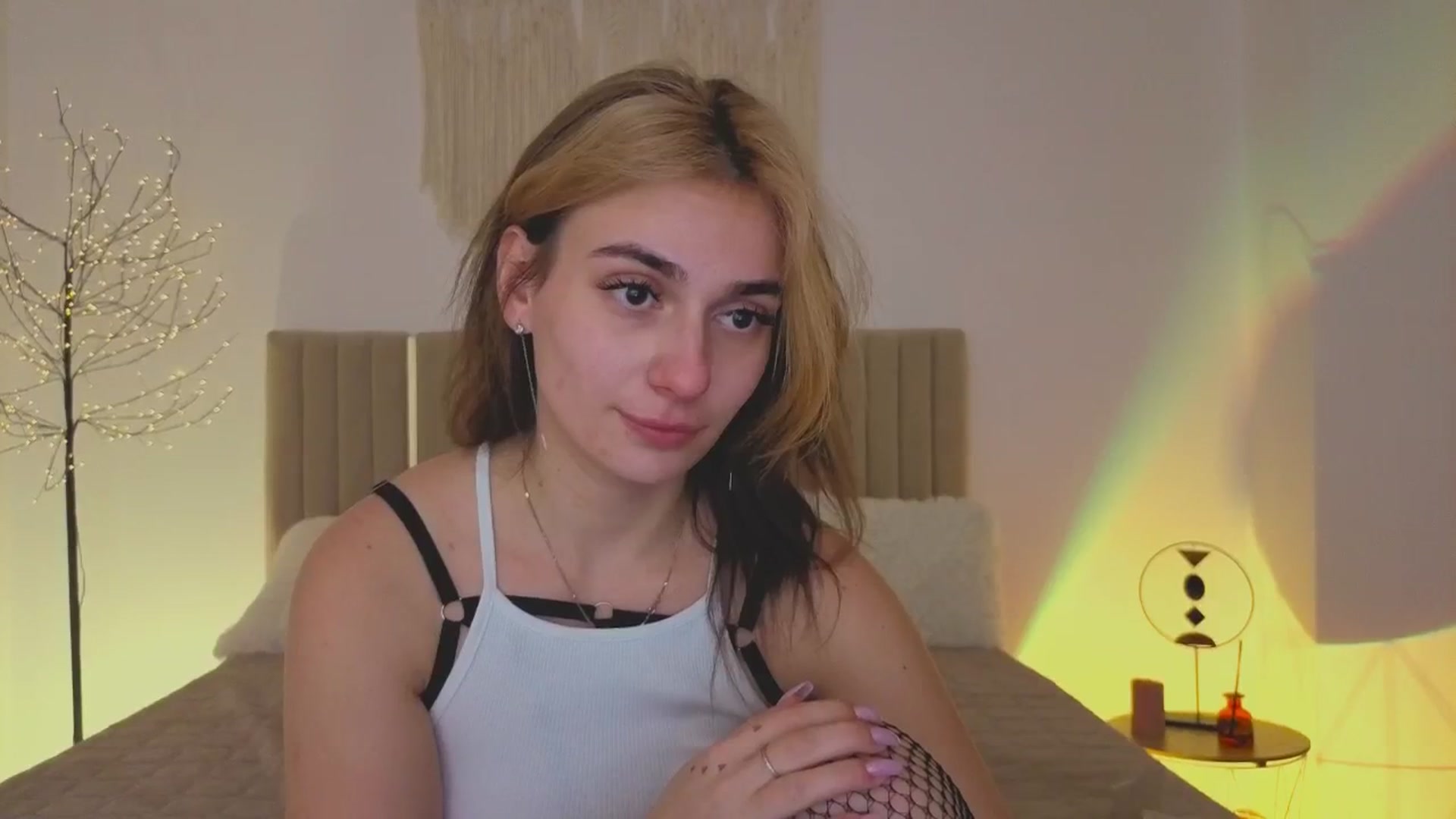 Gallery image thumbnail from M1ss_arina's myfreecams stream on, 03/22/2026, 04:05 image 18 of 20