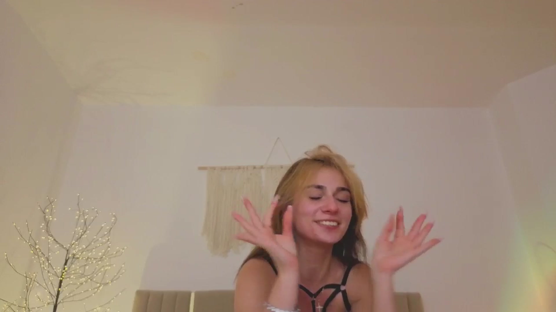 Gallery image thumbnail from M1ss_arina's myfreecams stream on, 03/22/2026, 04:05 image 15 of 20