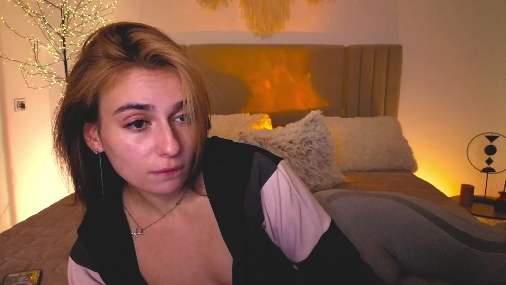 Gallery image thumbnail from M1ss_arina's myfreecams stream on, 03/25/2026, 24:03 image 6 of 20