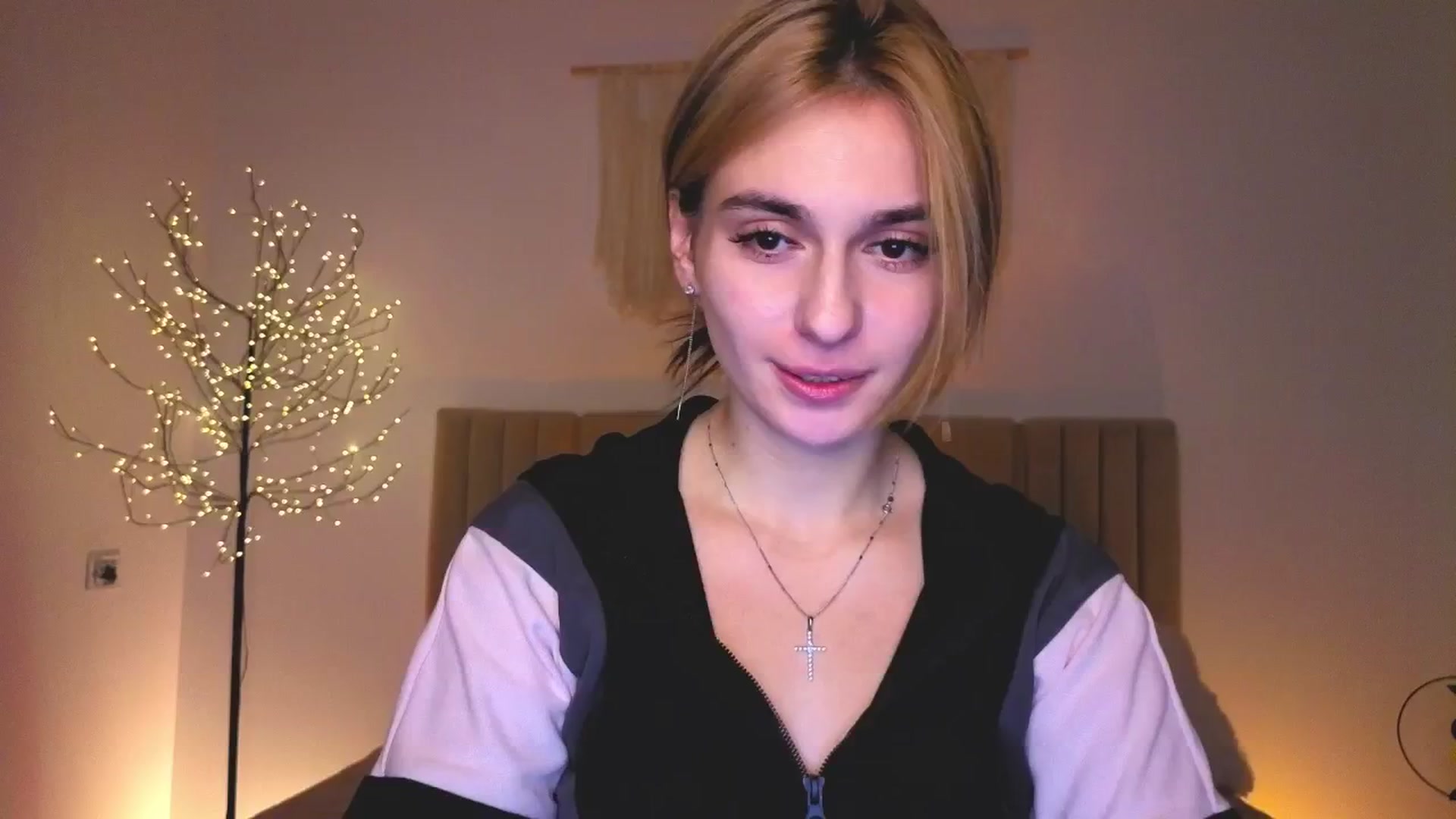 Gallery image thumbnail from M1ss_arina's myfreecams stream on, 03/25/2026, 24:03 image 1 of 20