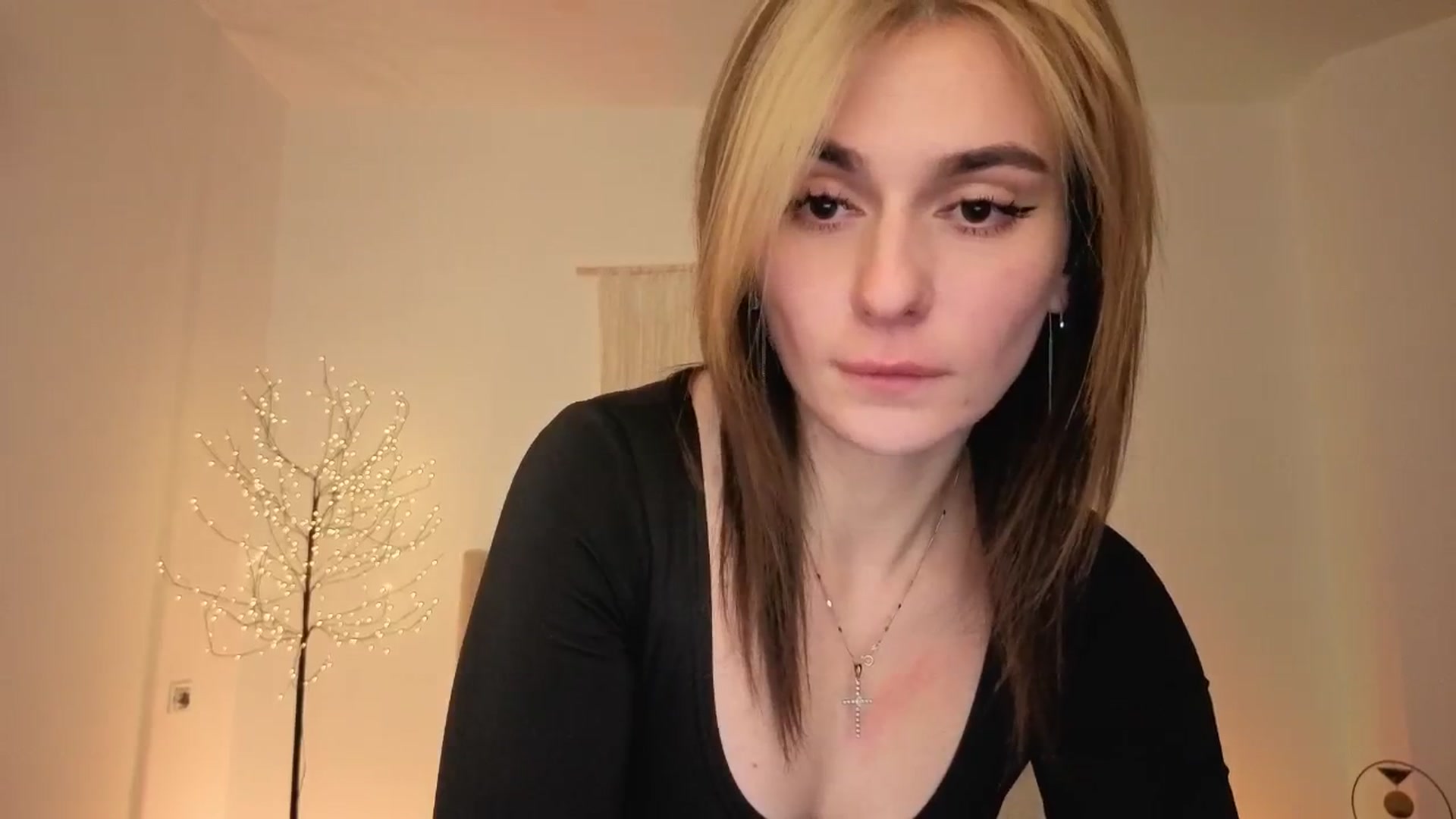 Gallery image thumbnail from M1ss_arina's myfreecams stream on, 03/26/2026, 23:32 image 8 of 20
