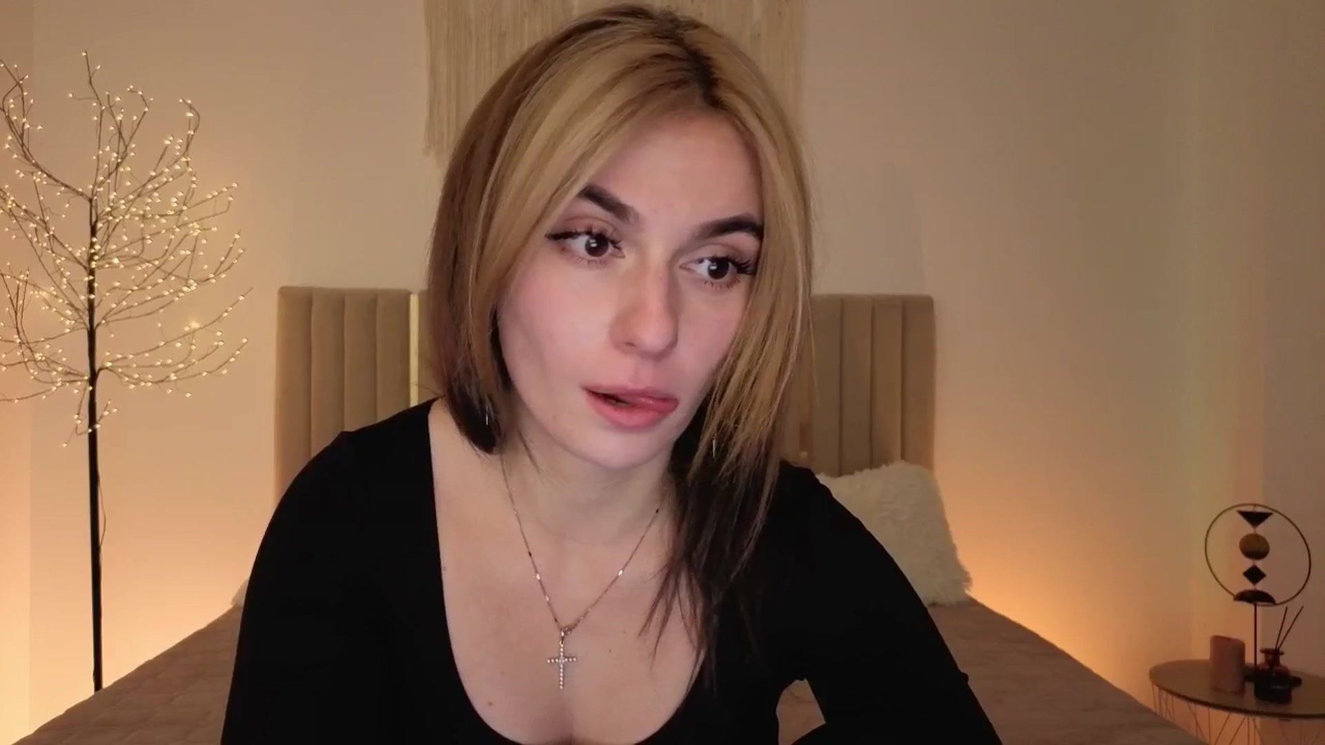 Gallery image thumbnail from M1ss_arina's myfreecams stream on, 03/26/2026, 23:32 image 2 of 20