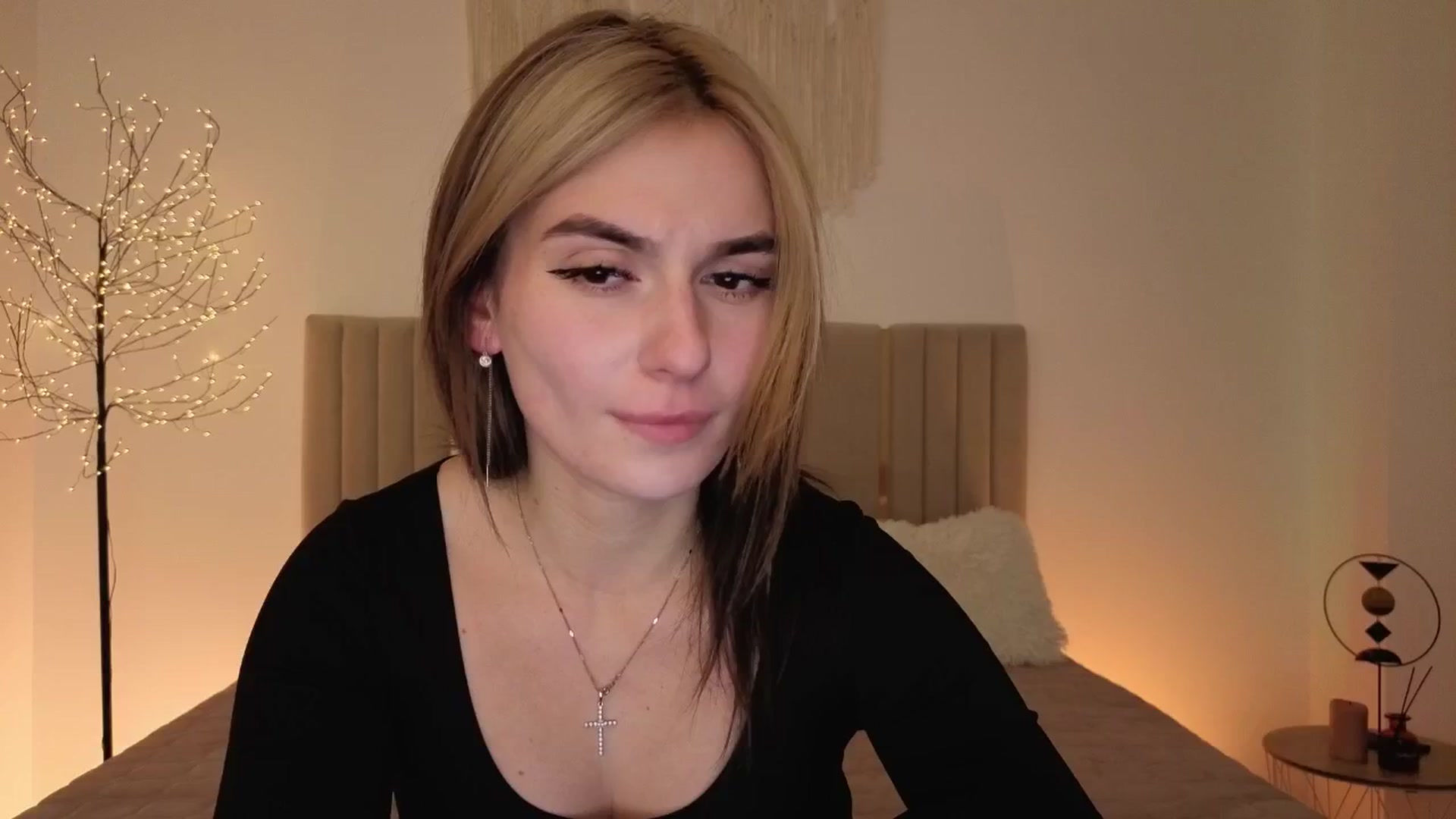 Gallery image thumbnail from M1ss_arina's myfreecams stream on, 03/26/2026, 23:32 image 4 of 20