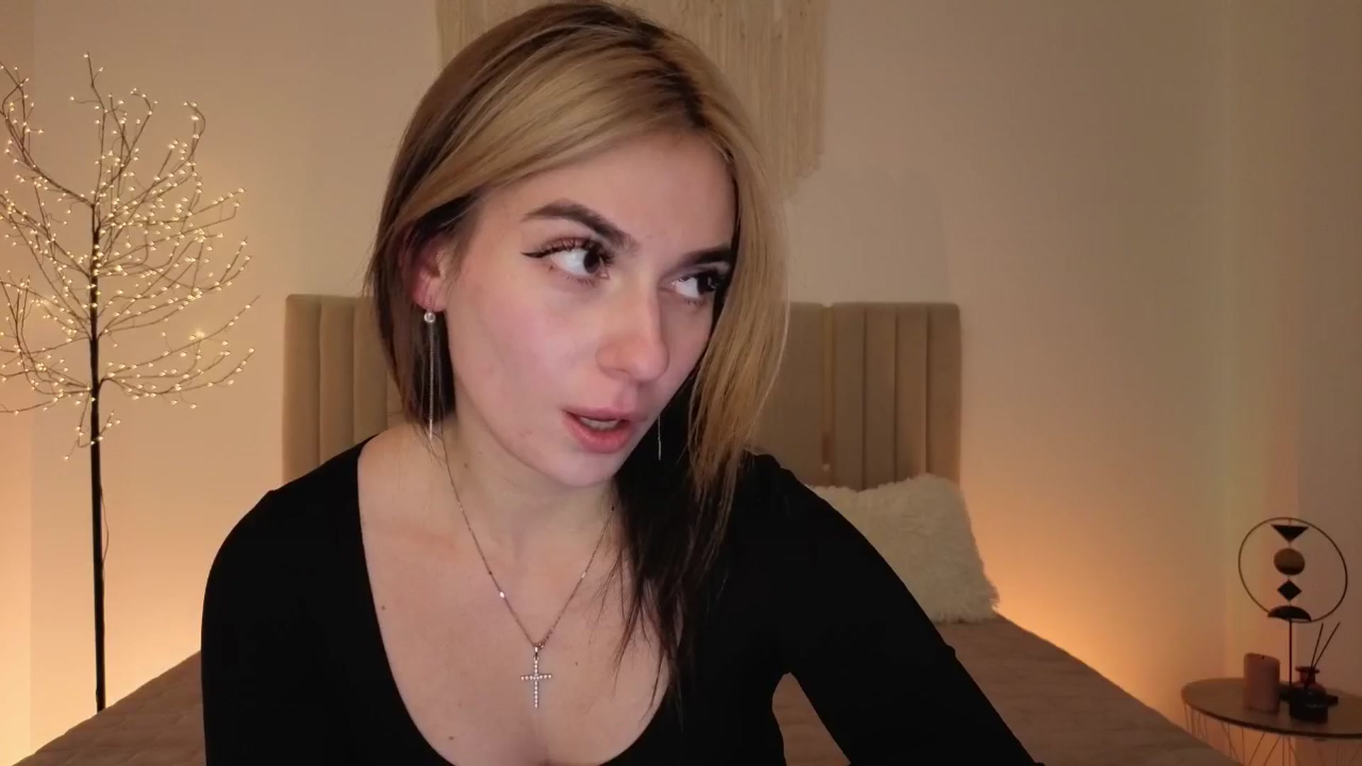 Gallery image thumbnail from M1ss_arina's myfreecams stream on, 03/26/2026, 23:32 image 3 of 20