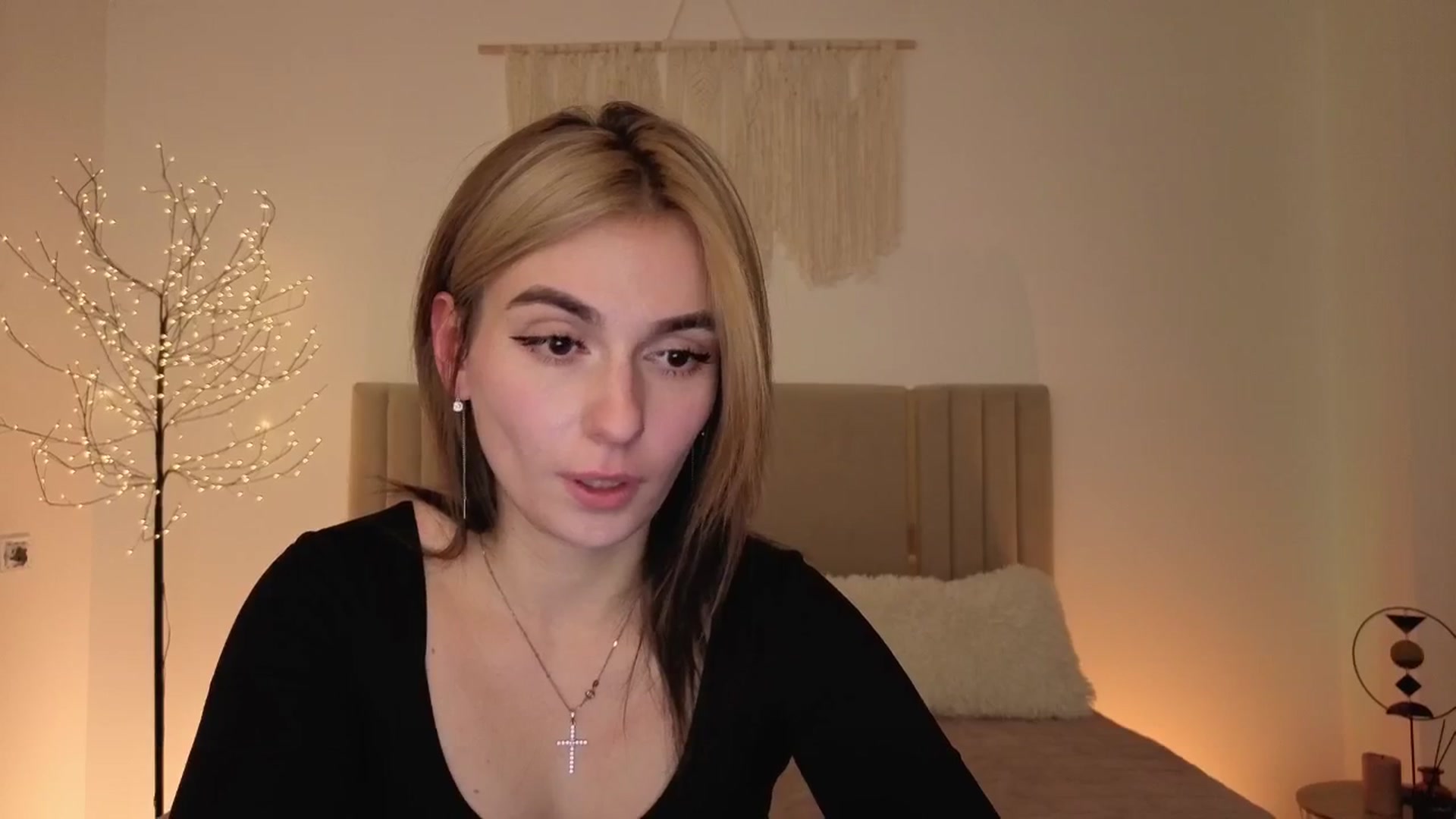 Gallery image thumbnail from M1ss_arina's myfreecams stream on, 03/26/2026, 23:32 image 20 of 20