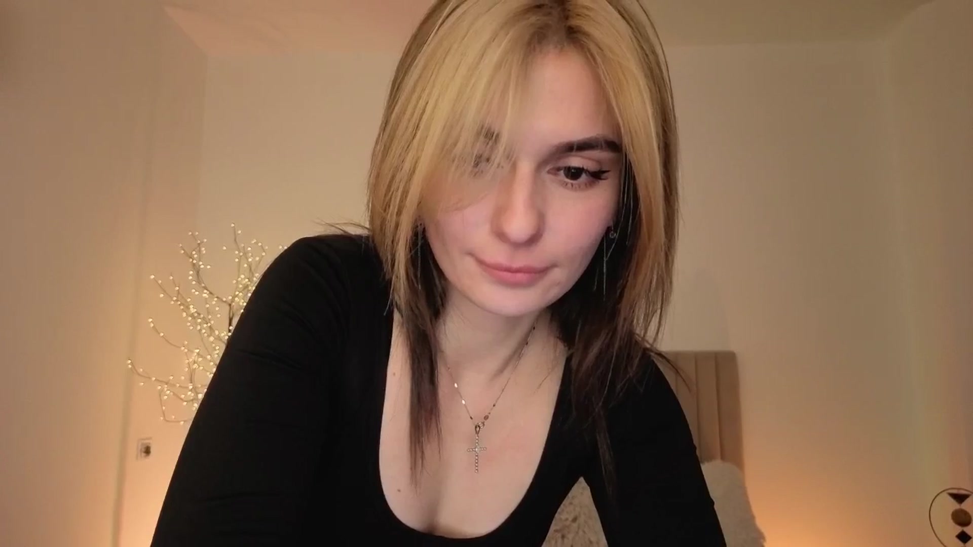 Gallery image thumbnail from M1ss_arina's myfreecams stream on, 03/26/2026, 23:32 image 16 of 20