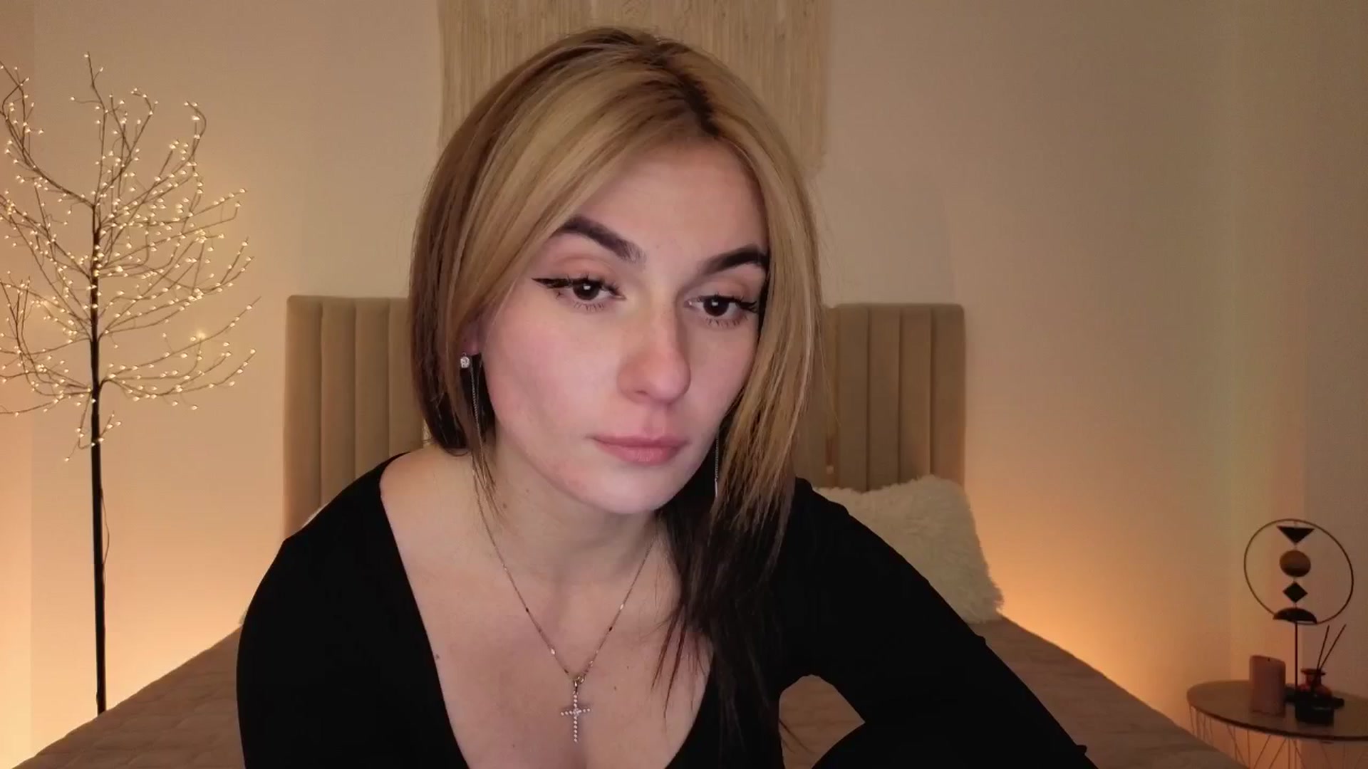 Gallery image thumbnail from M1ss_arina's myfreecams stream on, 03/26/2026, 23:32 image 1 of 20