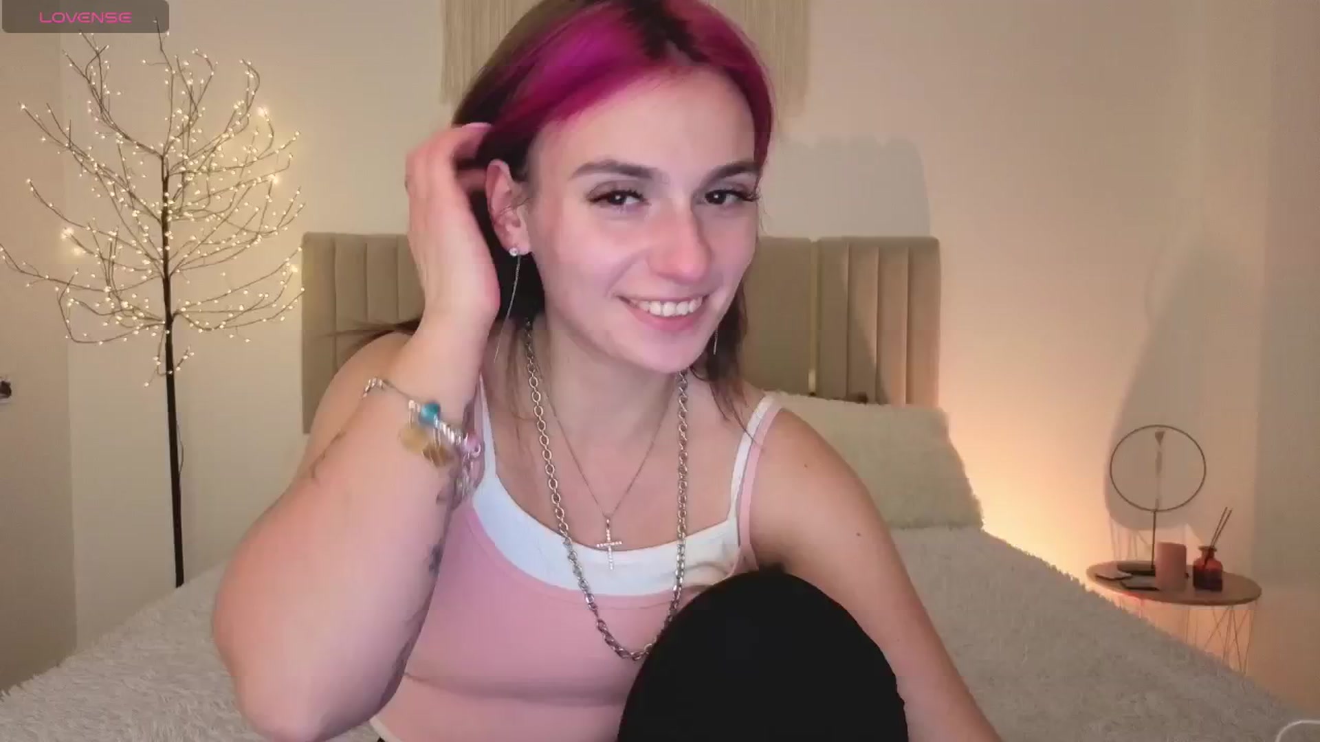 Gallery image thumbnail from M1ss_arina's myfreecams stream on, 04/05/2026, 22:26 image 1 of 20