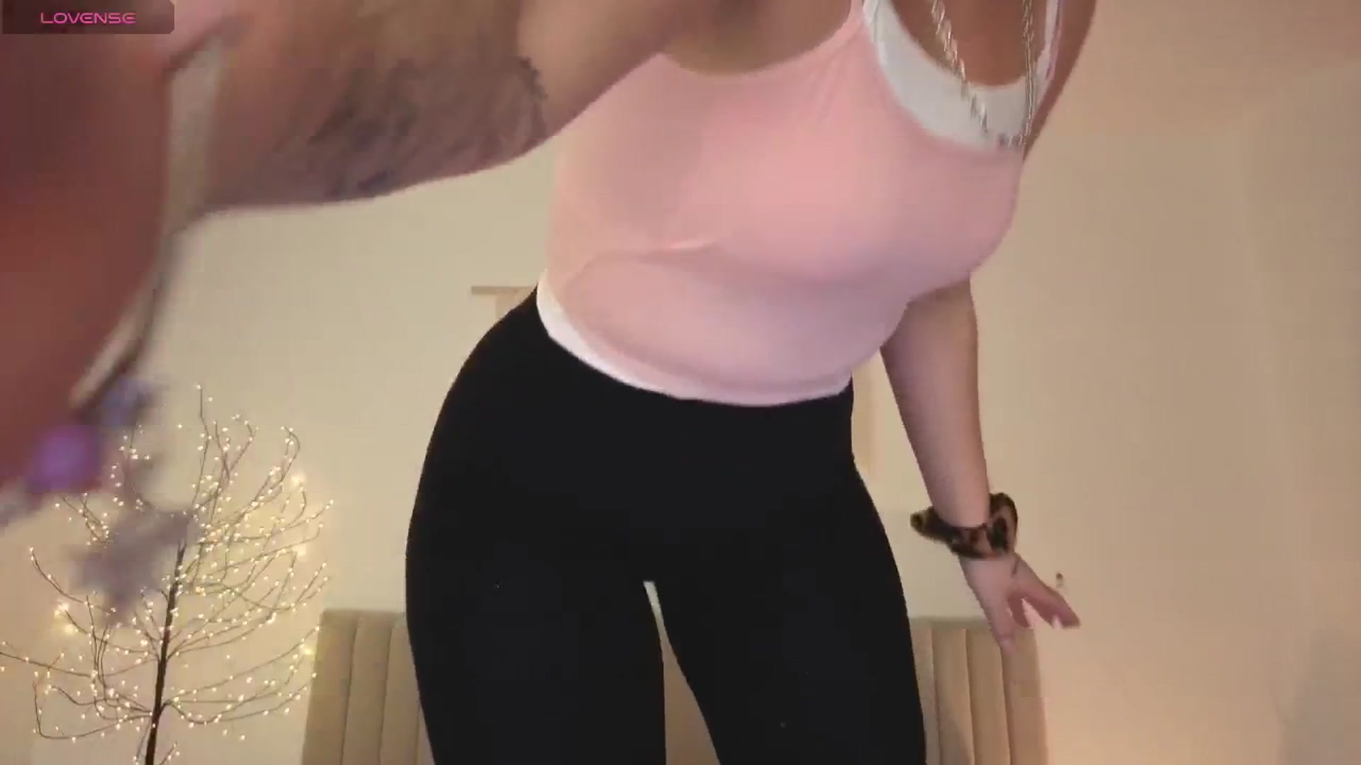 Gallery image thumbnail from M1ss_arina's myfreecams stream on, 04/05/2026, 22:26 image 18 of 20
