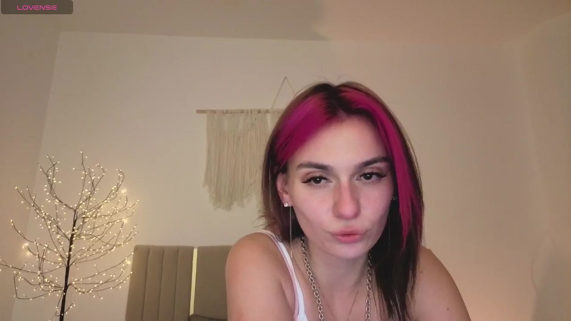 Gallery image thumbnail from M1ss_arina's myfreecams stream on, 04/05/2026, 22:26 image 19 of 20