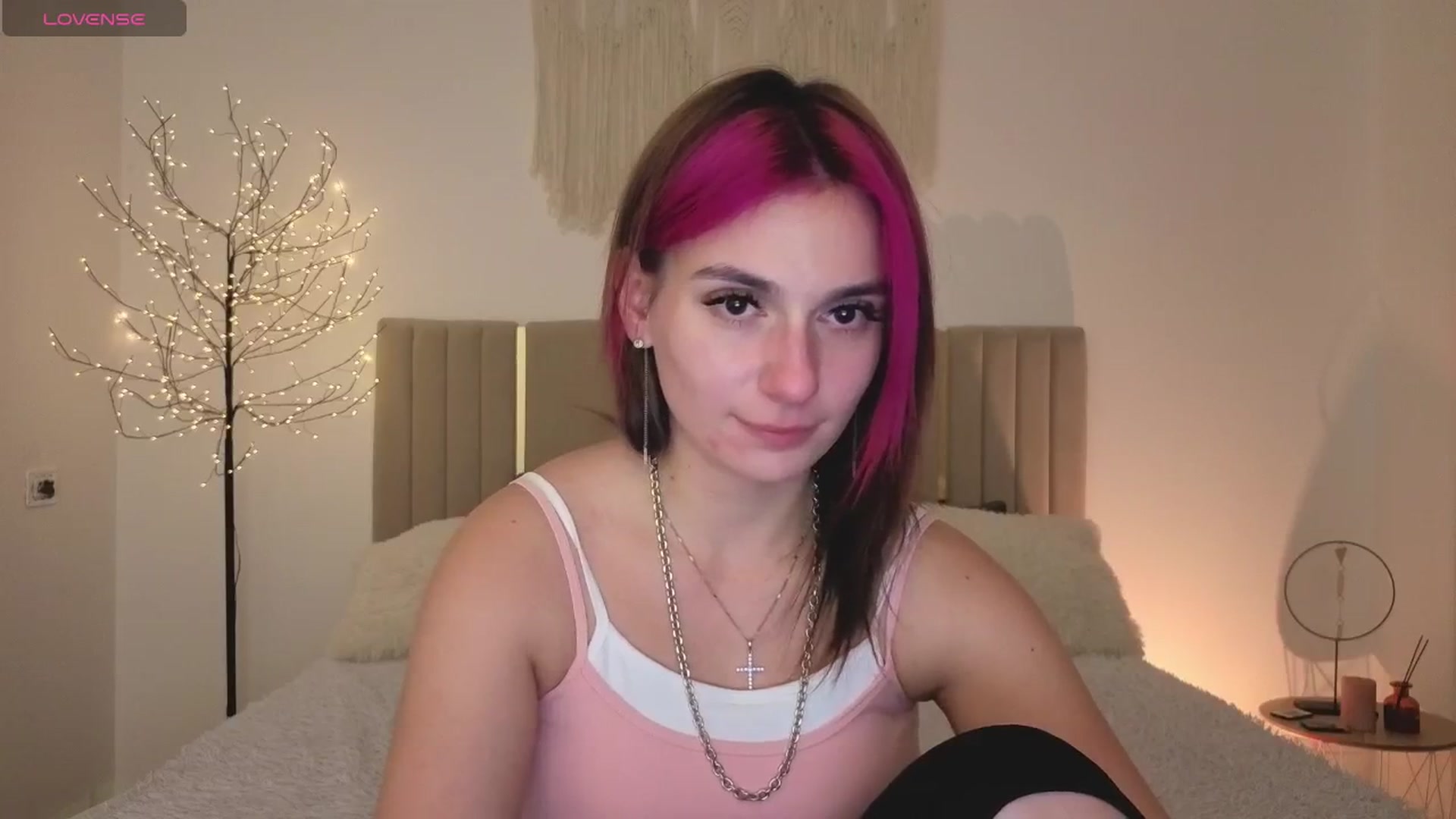 Gallery image thumbnail from M1ss_arina's myfreecams stream on, 04/05/2026, 22:26 image 14 of 20