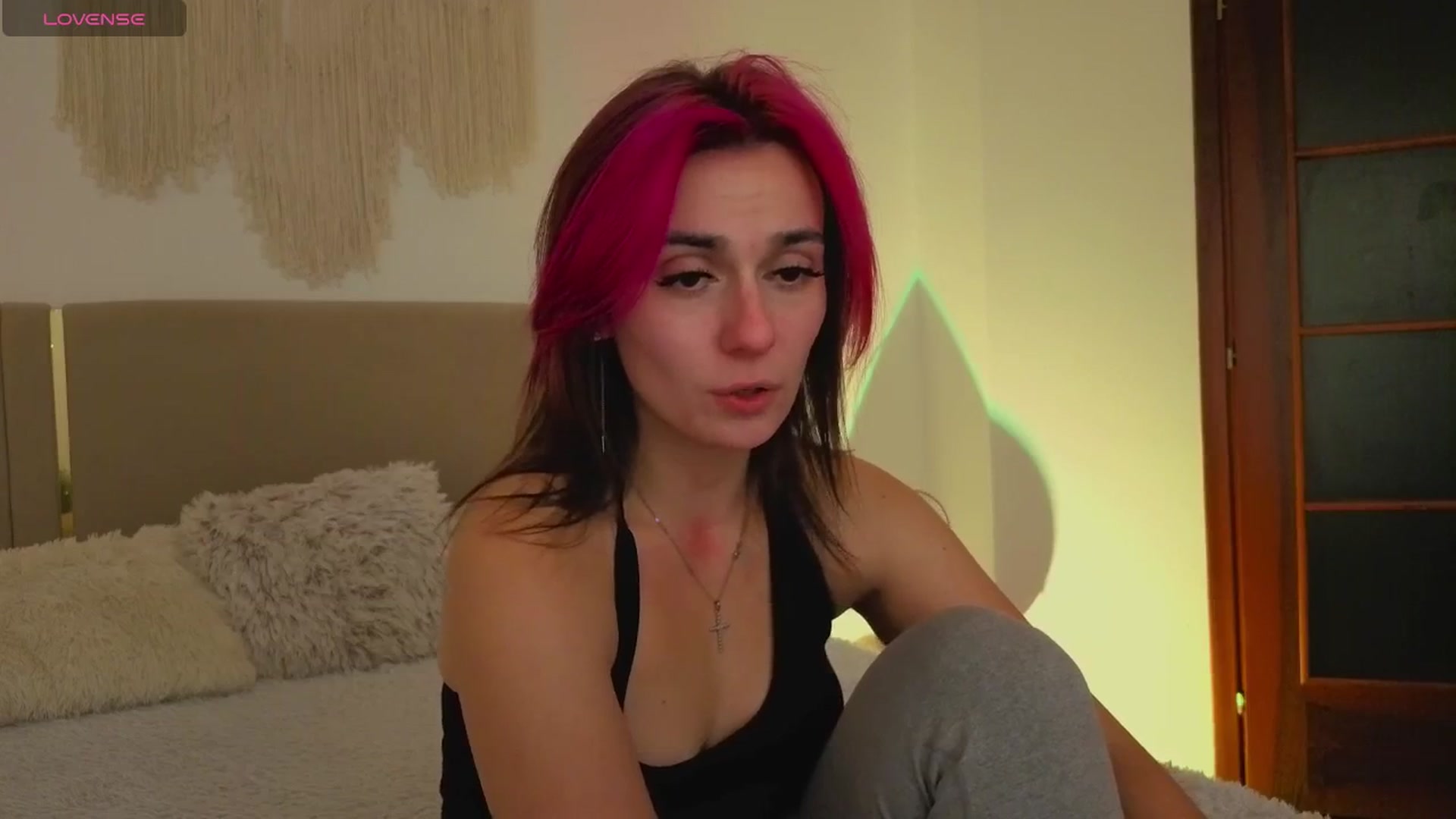 Gallery image thumbnail from M1ss_arina's myfreecams stream on, 04/07/2026, 22:36 image 4 of 20